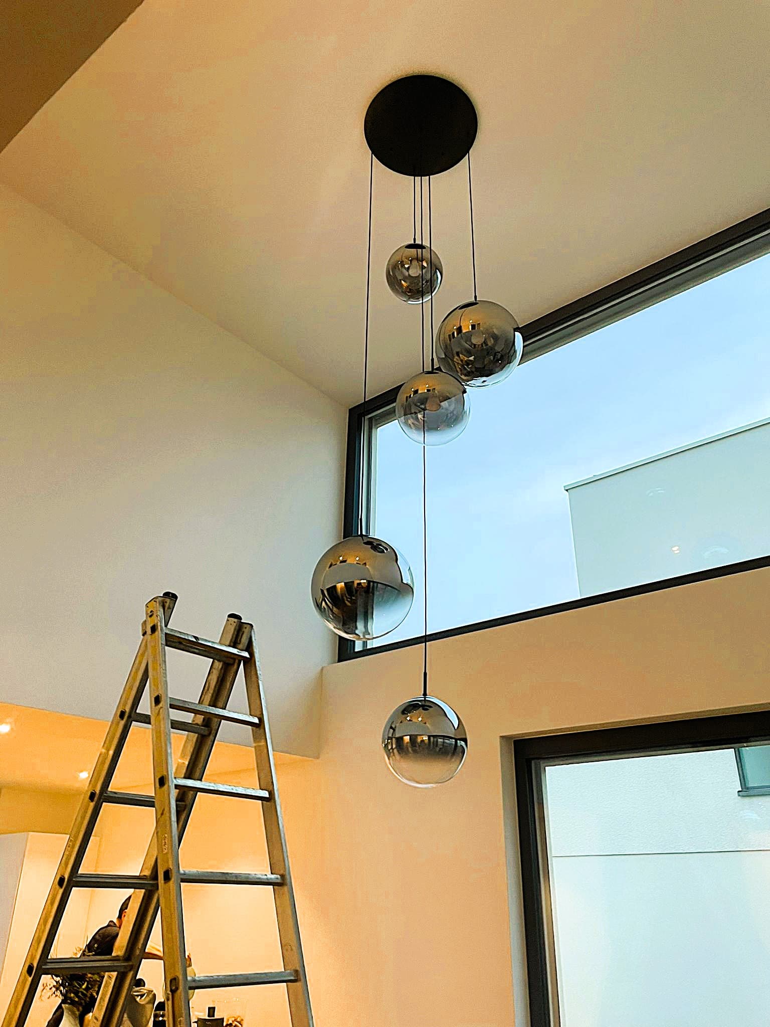 Professionelle Lampen Installation